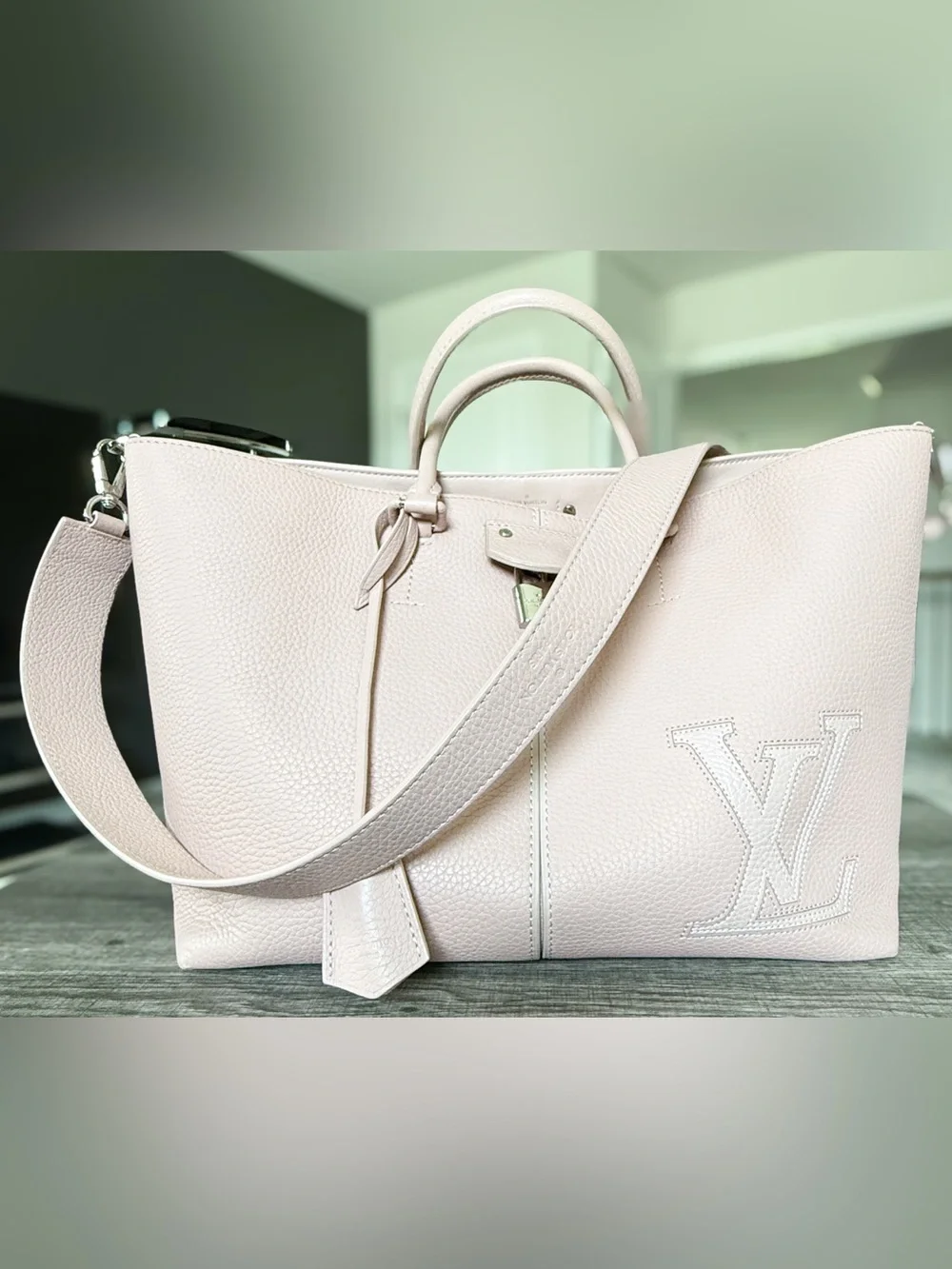 Louis Vuitton Parnell’s Tote Bag
